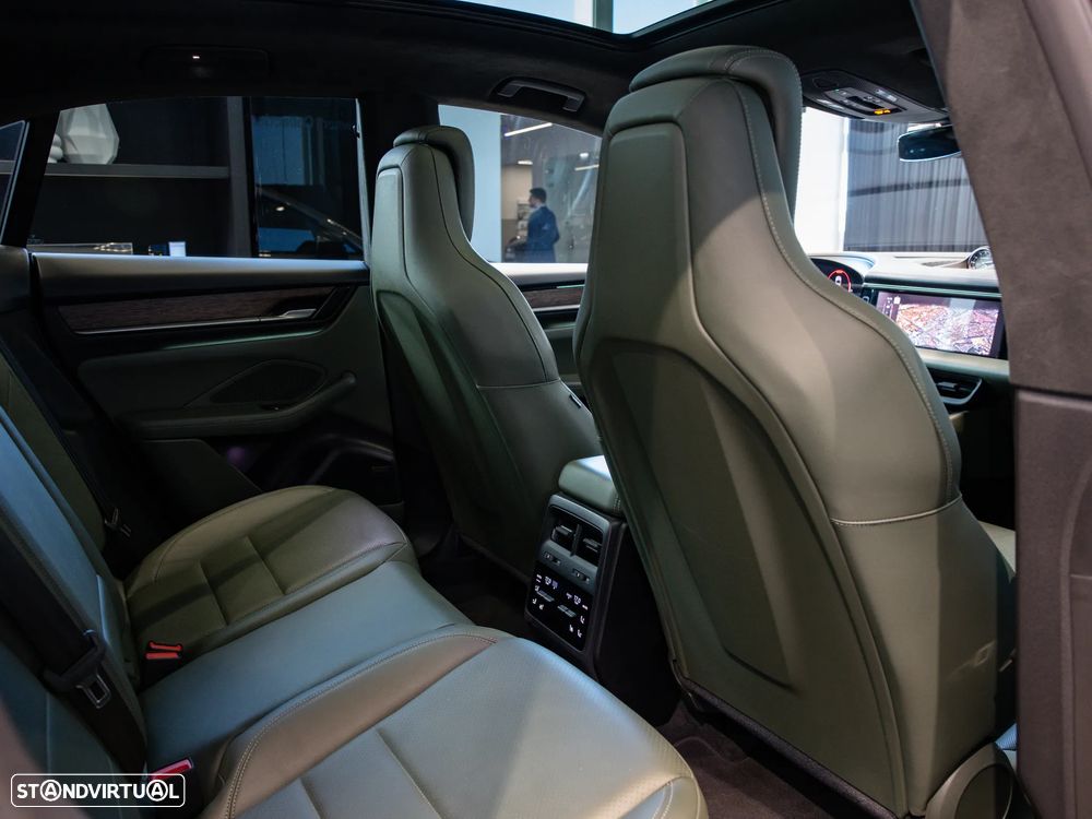 Porsche Macan Electric 4 - 44