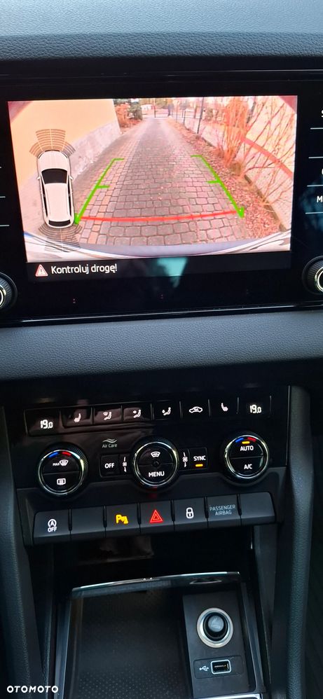 Skoda Karoq 1.5 TSI ACT 4x2 Ambition DSG - 23