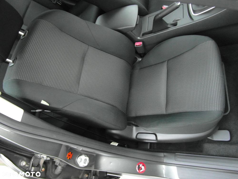 Mazda 3 1.6 MZR Active Plus - 19