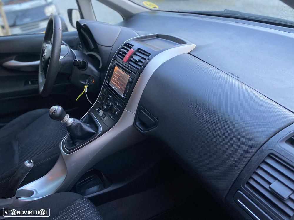 Toyota Auris 1.4 D-4D - 22