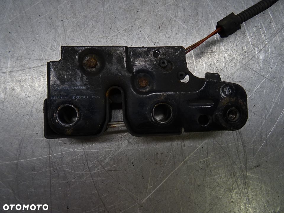 VW GOLF V 03-09 1.4MPI ZAMEK MASKI PRZÓD 1K1823509D - 4