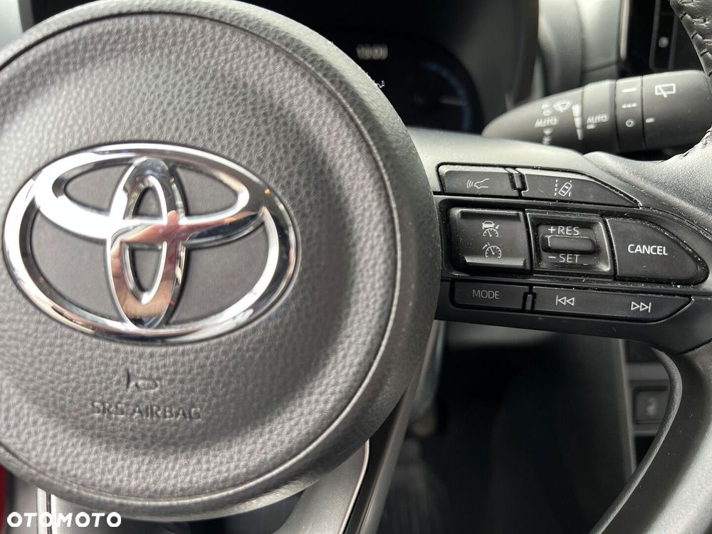 Toyota Yaris Cross Hybrid 1.5 Comfort 4x4 - 16