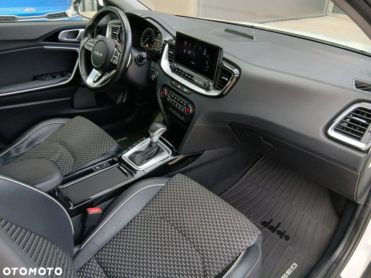 Kia XCeed - 28