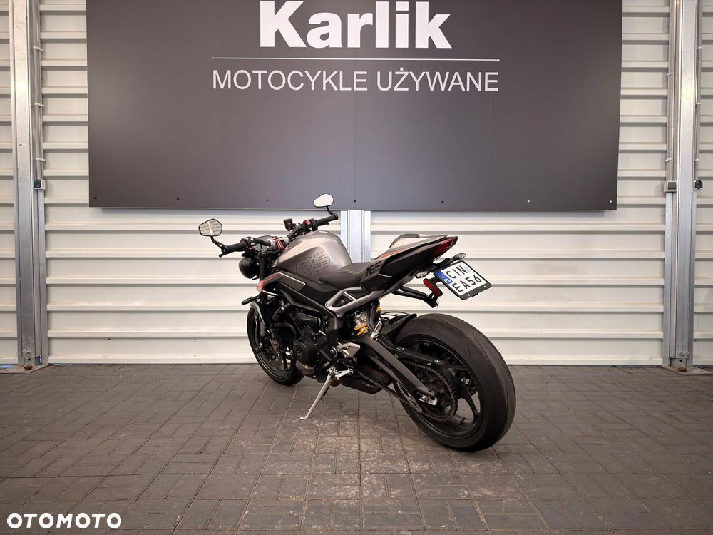 Triumph Street Triple - 4
