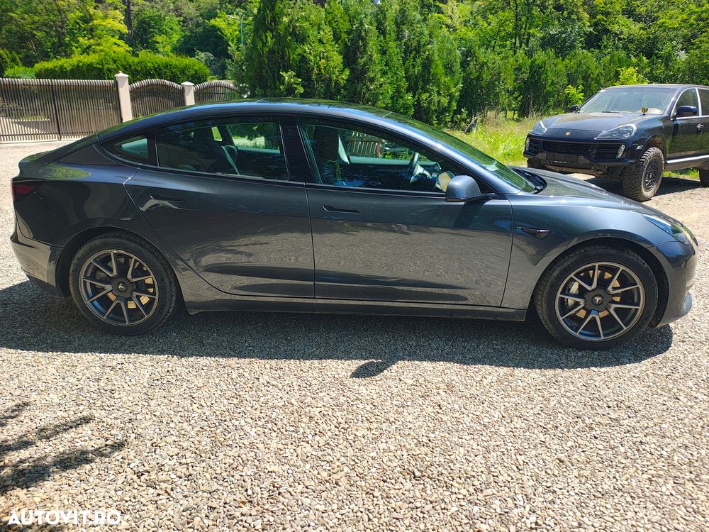 Tesla Model 3 - 14