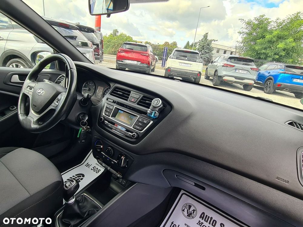 Hyundai i20 1.2 Passion - 28