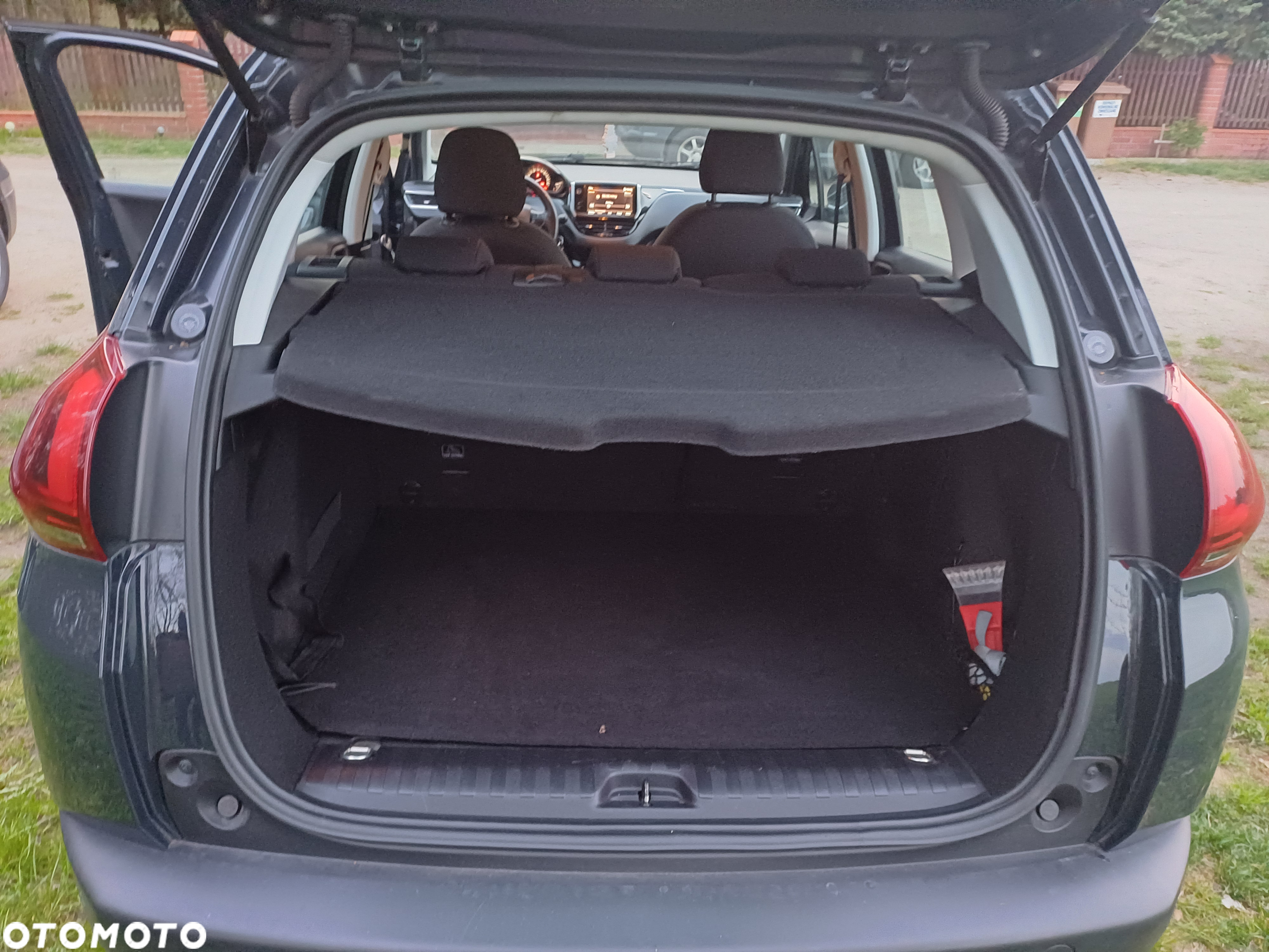 Peugeot 2008 1.5 BlueHDi Signature - 16