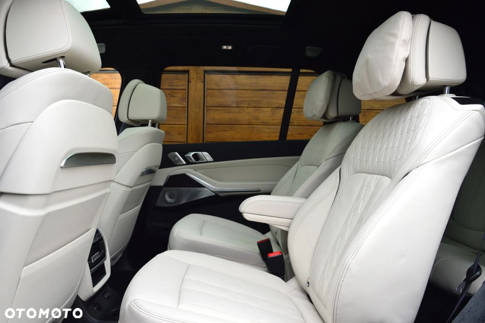 BMW X7 M60i xDrive mHEV sport - 19