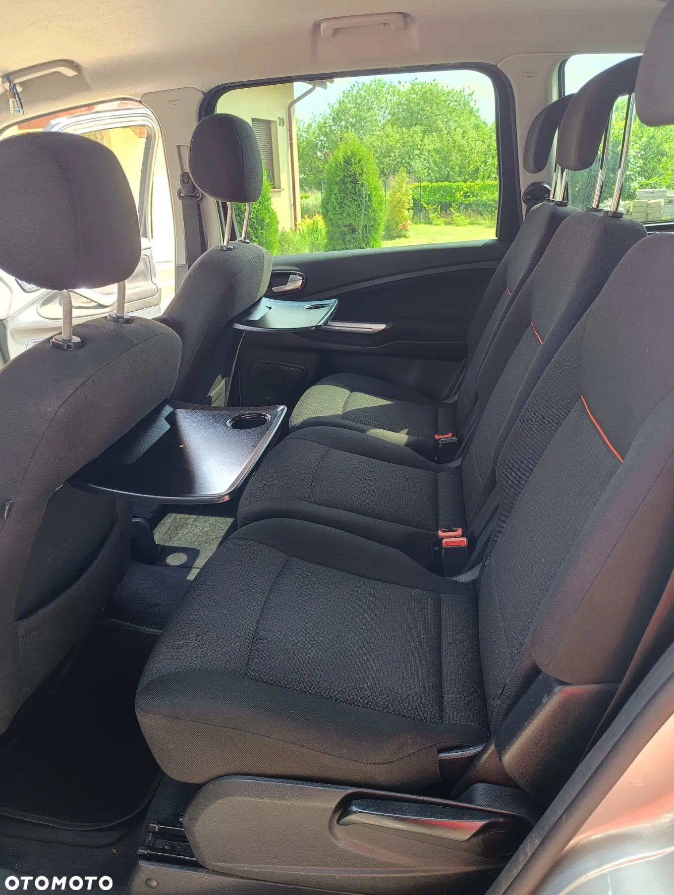 Ford Galaxy - 8
