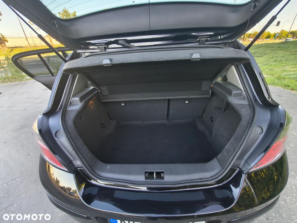 Opel Astra 1.6 - 9