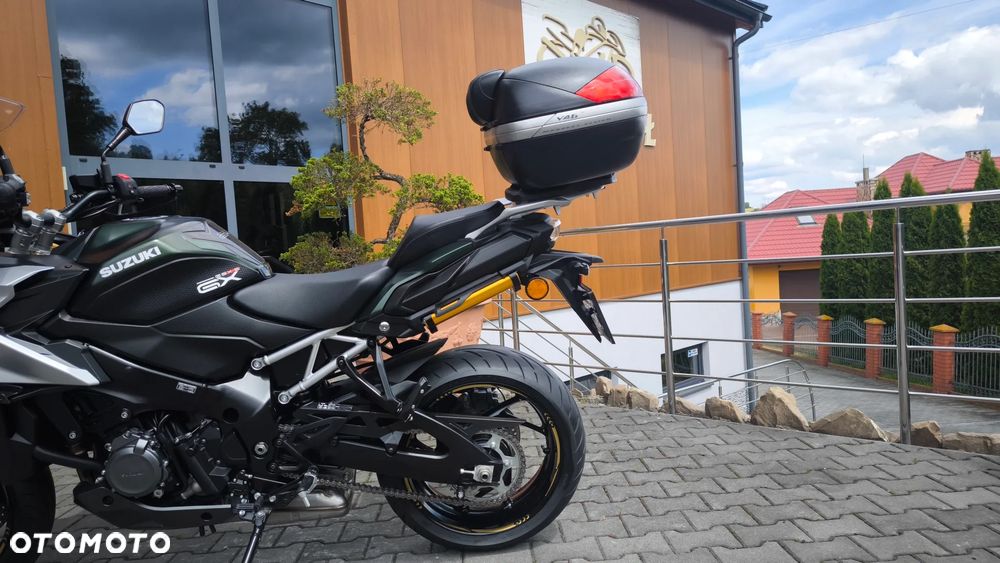 Suzuki GSX 1000 - 19