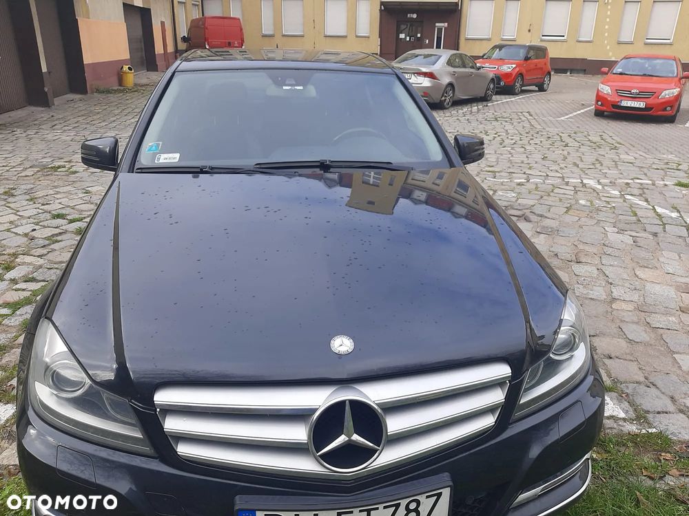 Mercedes-Benz Klasa C 180 CGI BlueEff Avantgarde - 1