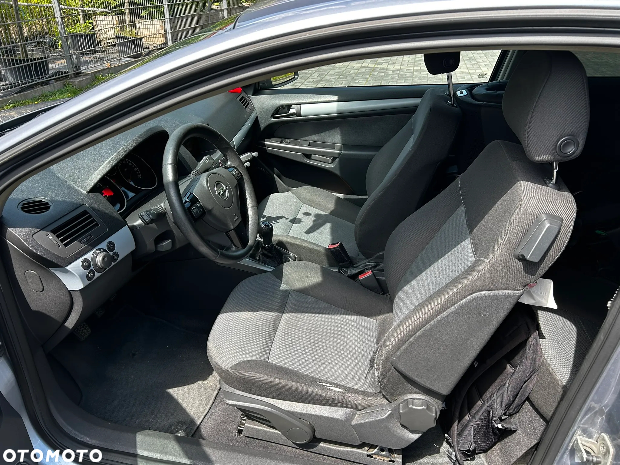 Opel Astra III GTC 1.6 Enjoy - 11