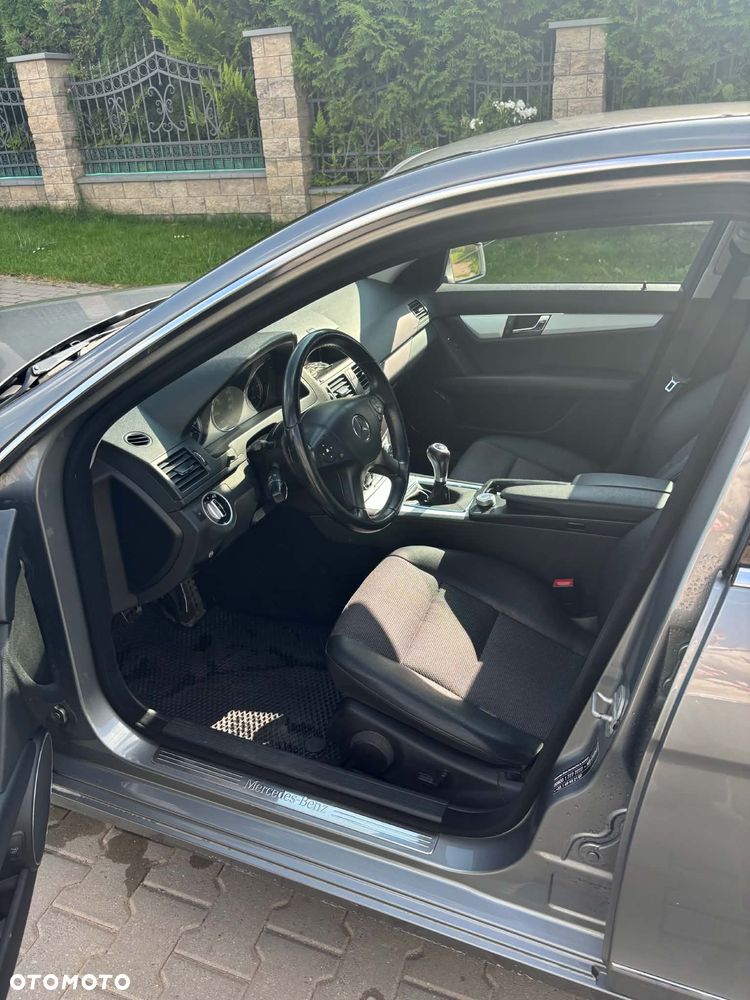 Mercedes-Benz Klasa C 220 CDI BlueEff Edition Avantgarde - 7