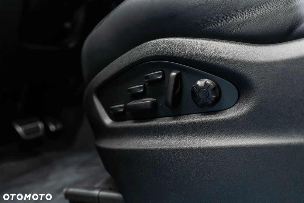 Porsche Cayenne Turbo E-Hybrid PHEV - 33