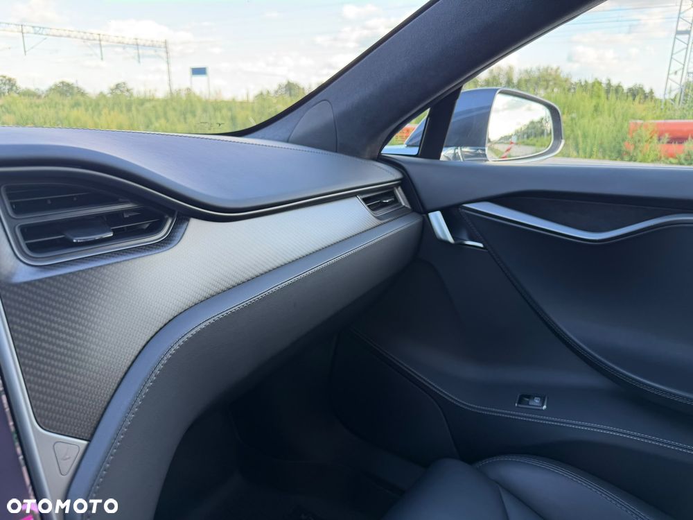 Tesla Model S - 15
