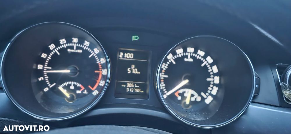 Skoda Superb 1.6 TDI FAMILY - 12