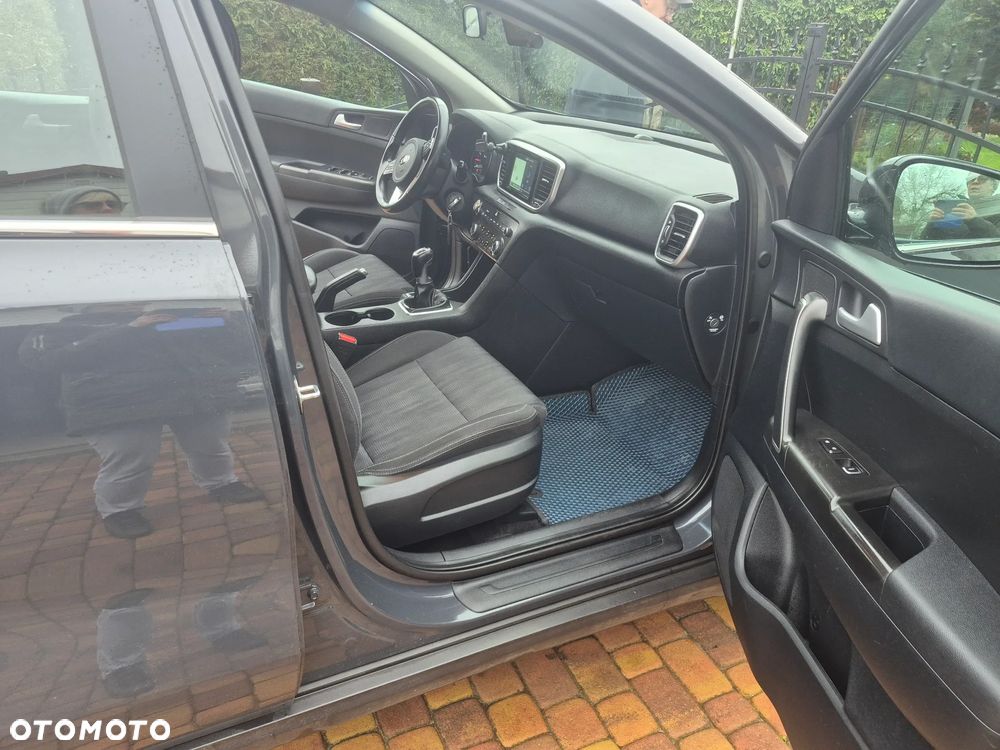 Kia Sportage 1.6 GDI Black Edition 2WD - 9