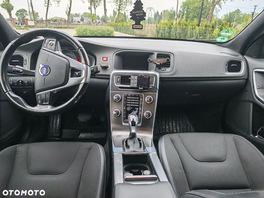 Volvo V60 Cross Country D3 Geartronic Momentum - 15