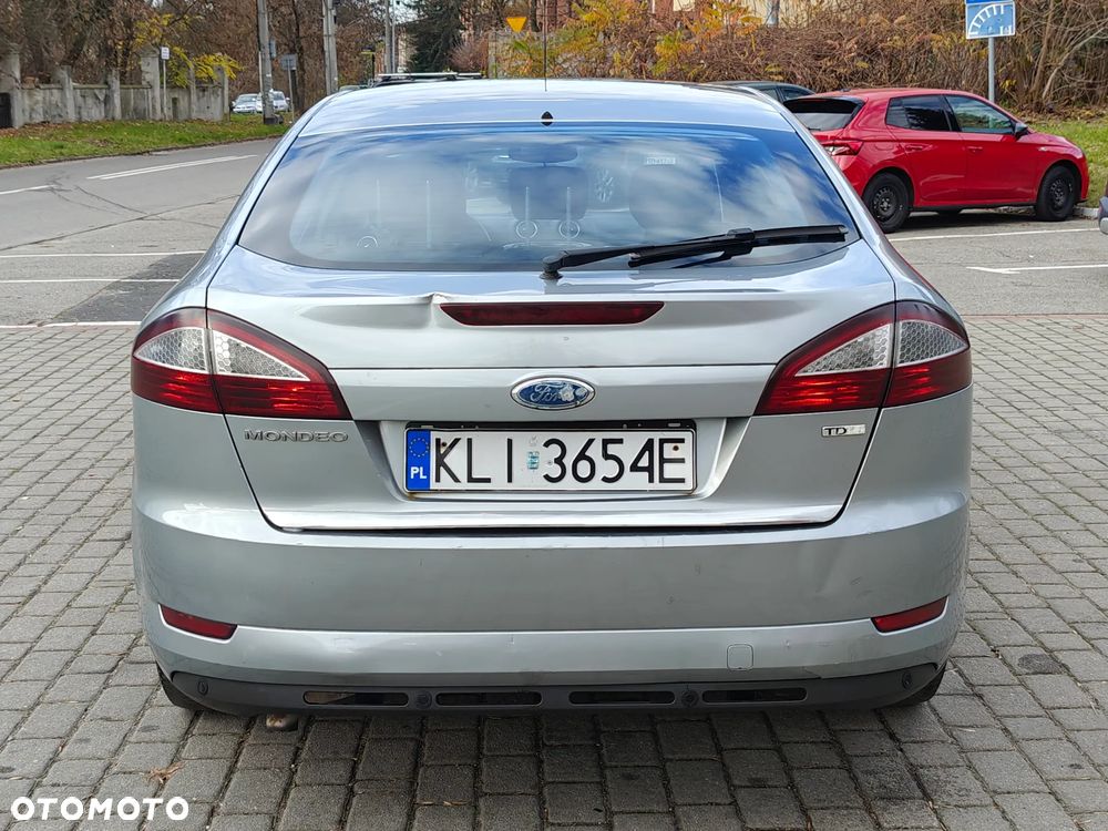 Ford Mondeo 2.0 TDCi DPF Trend - 12