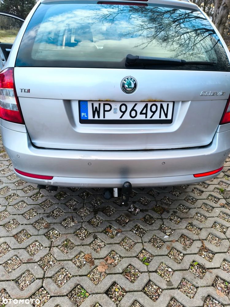 Skoda Octavia 2.0 TDI DPF Ambiente - 9