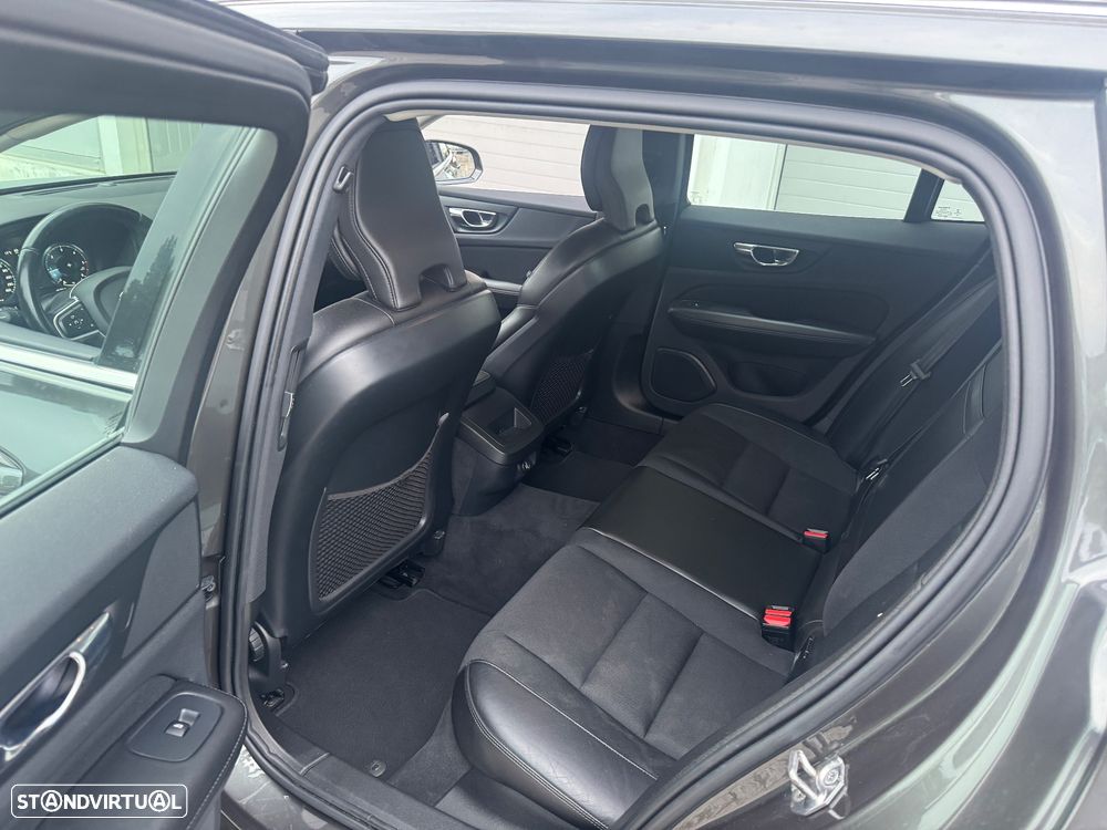 Volvo V60 2.0 D3 Momentum Plus - 8