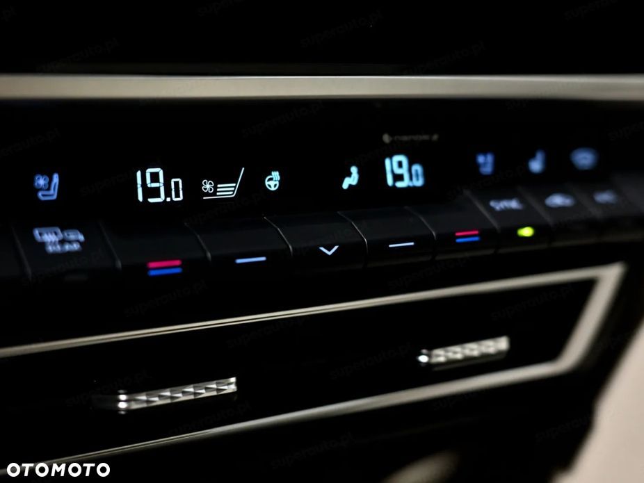 Toyota Camry 2.5 Hybrid Dynamic Force Executive e-CVT - 10