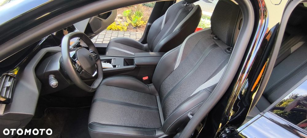 Peugeot 308 1.6 Hybrid PHEV Allure Pack EAT8 - 10