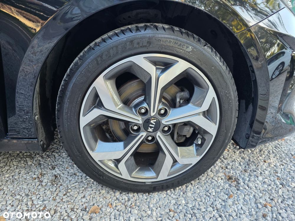 Kia Ceed - 31