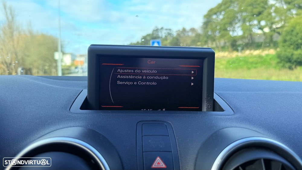 Audi A1 Sportback 1.6 TDi S-line S tronic - 17