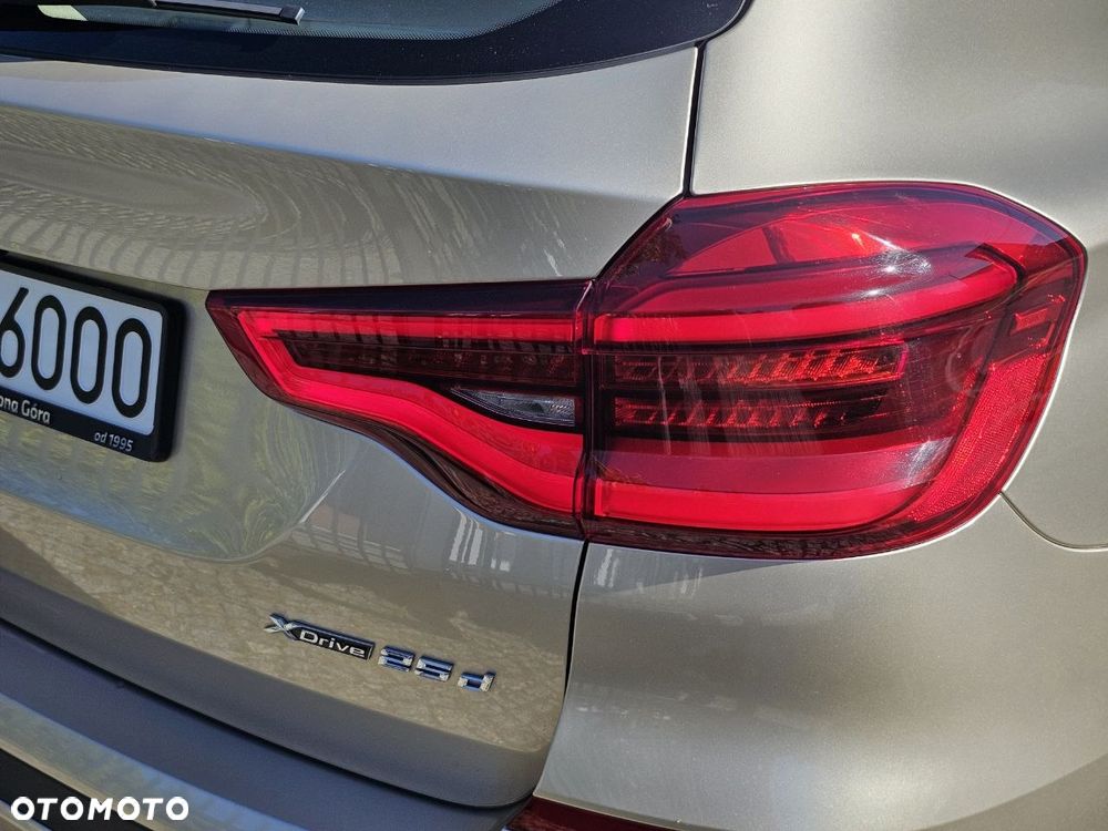 BMW X3 xDrive25d - 8