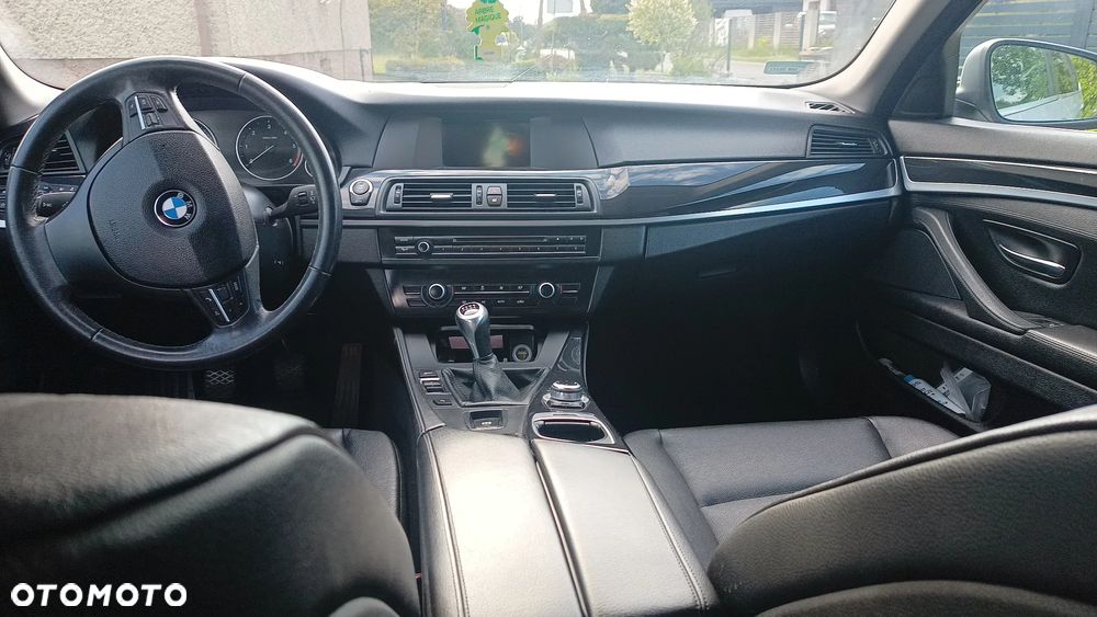 BMW Seria 5 520d Luxury Line - 11