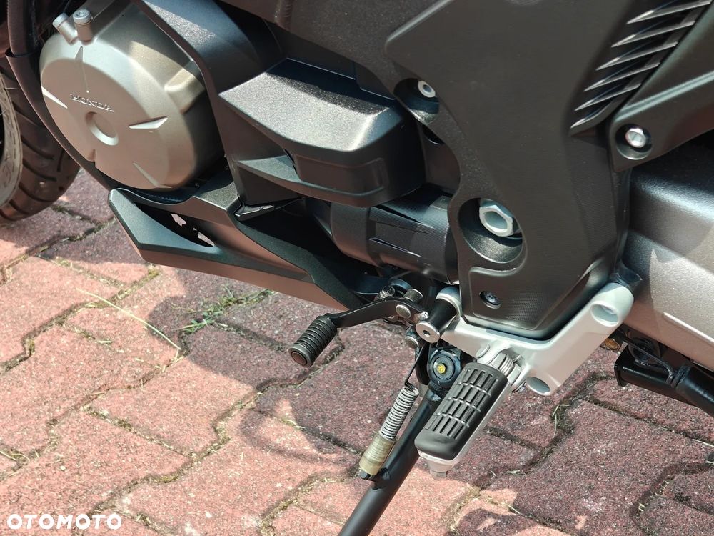 Honda VFR - 25
