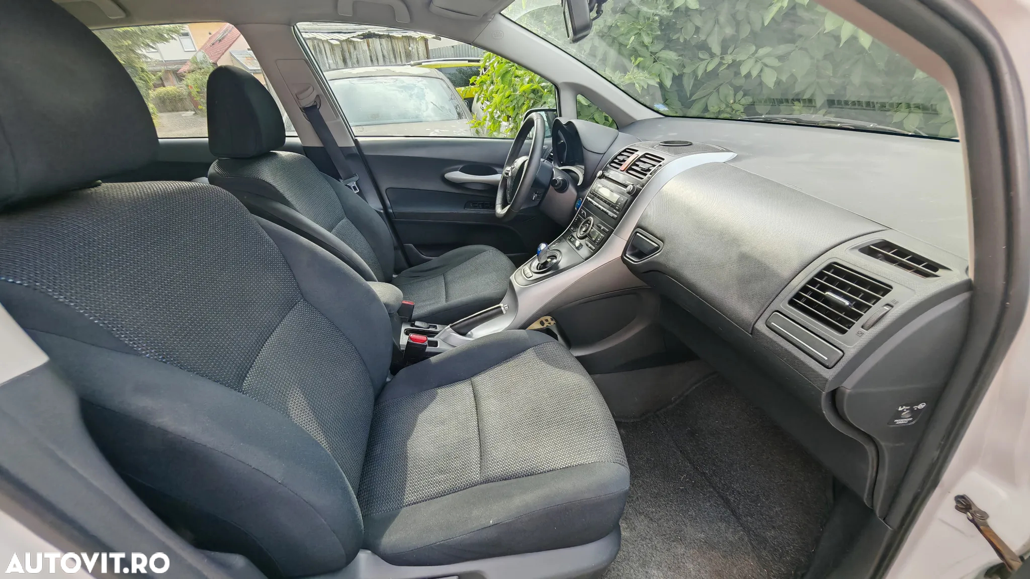 Toyota Auris 1.8 Hybrid Life - 13