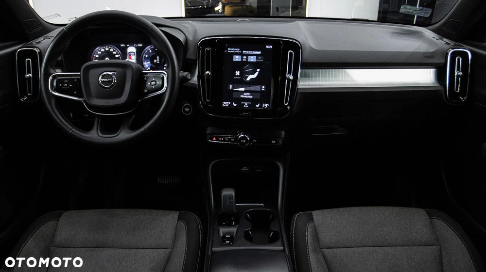 Volvo XC 40 T3 Momentum Pro - 11