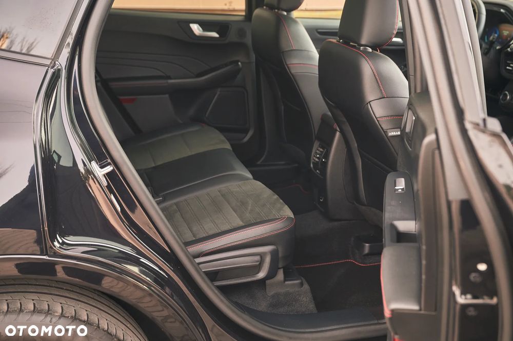 Ford Kuga 2.0 EcoBlue 4x4 ST-LINE X - 24