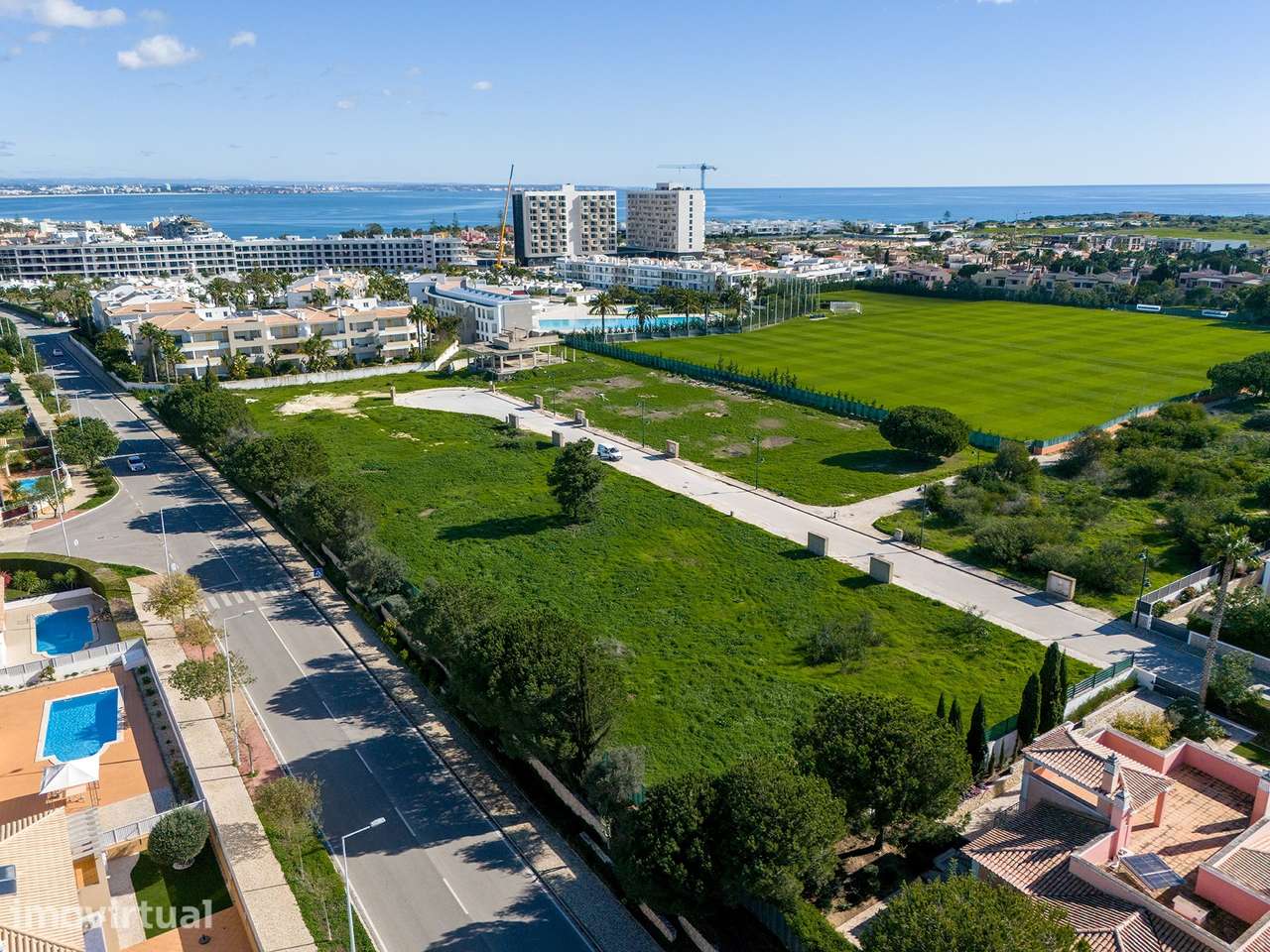 7 LOTES URBANOS PARA CONSTRUÇÃO DE MORADIA EM RESORT DE LUXO NO TOPO D - Grande imagem: 3/11