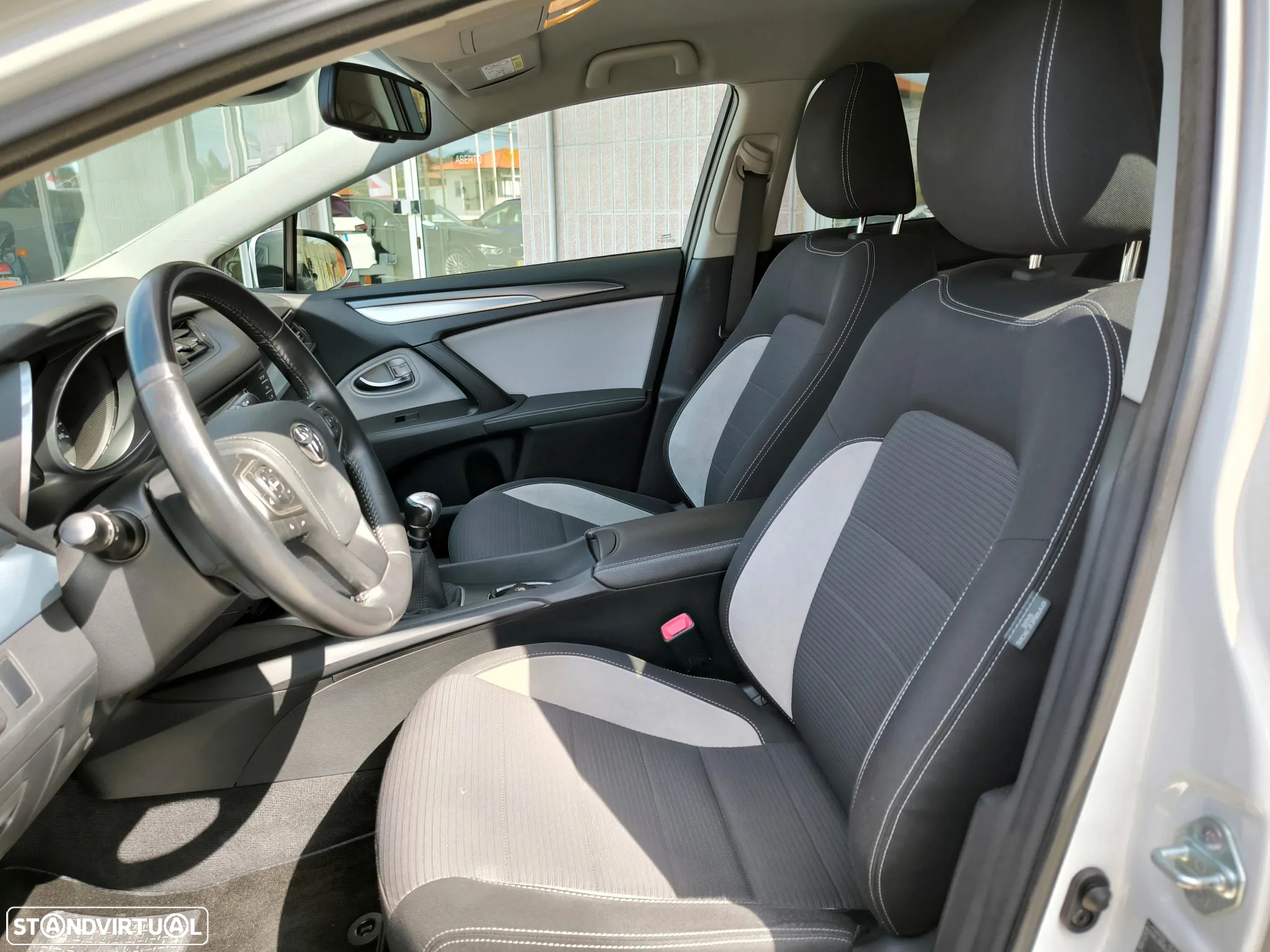 Toyota Avensis Touring Sports 1.6 D-4D Exclusive +P.Business - 9