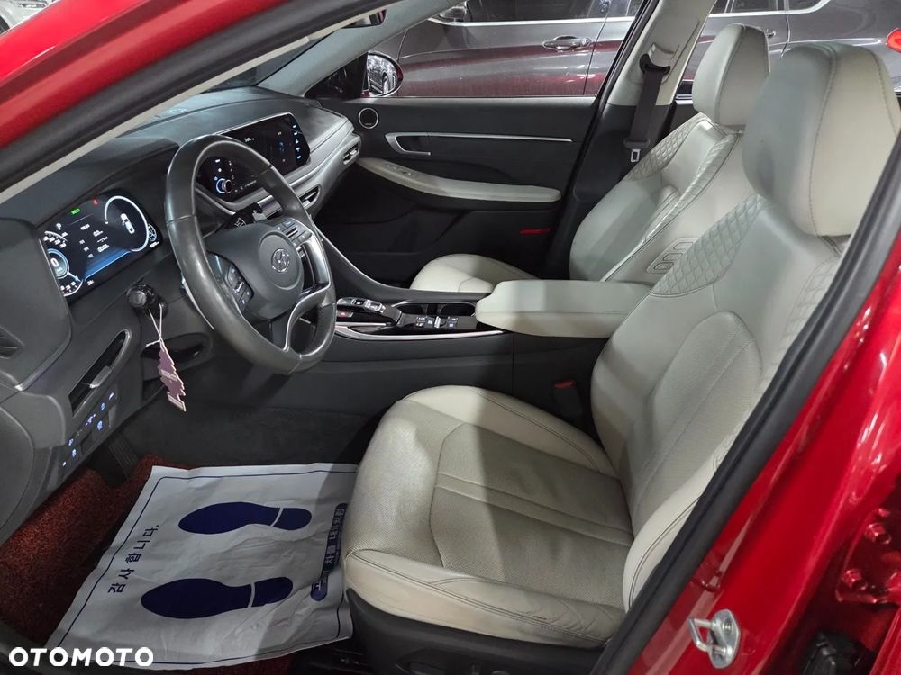 Hyundai Sonata - 12