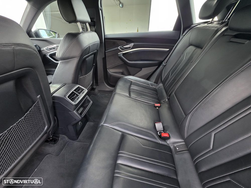 Audi e-tron 55 quattro S line - 37