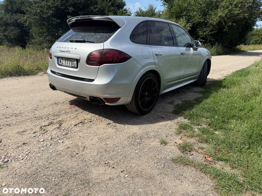Porsche Cayenne - 5