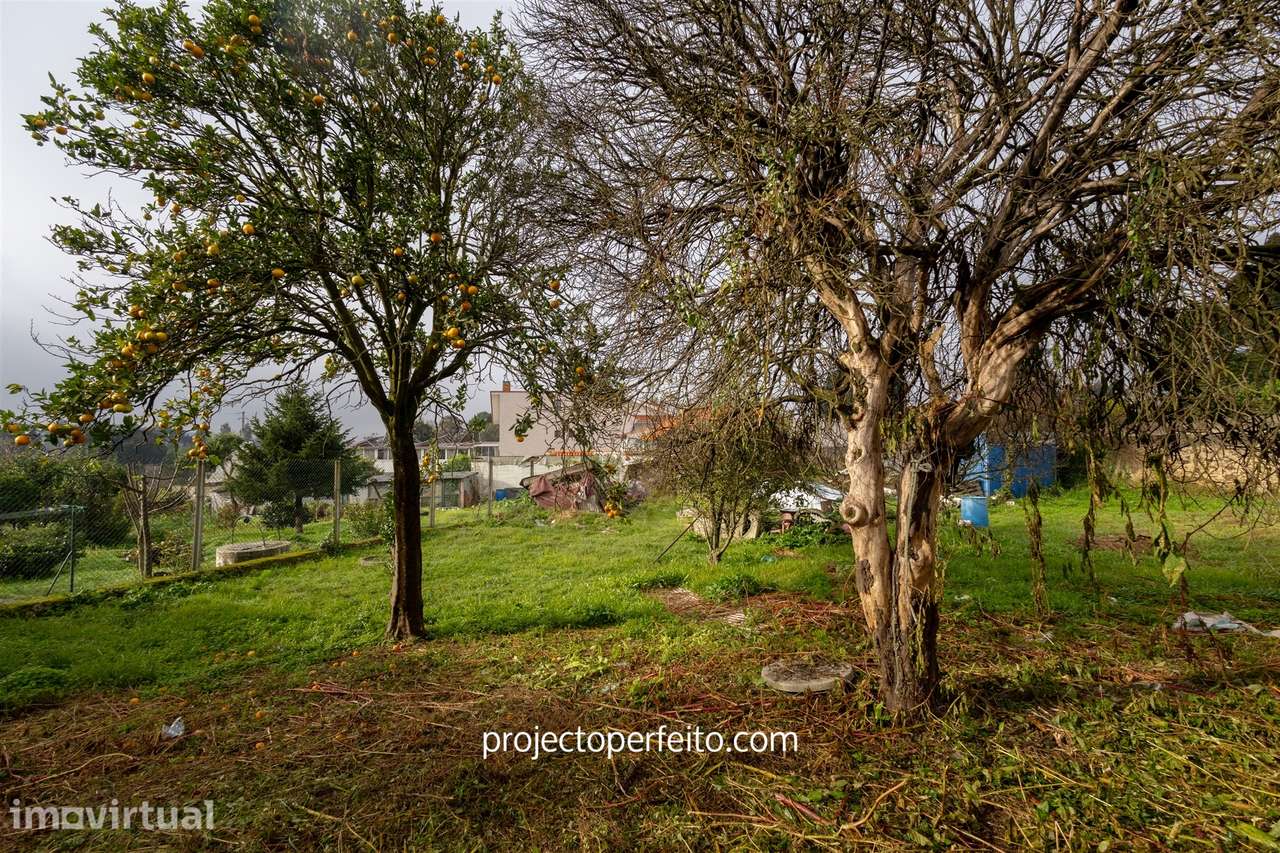 Moradia para Restaurar T8 Venda em Paços de Brandão,Santa Maria da Fei - Grande imagem: 2/14