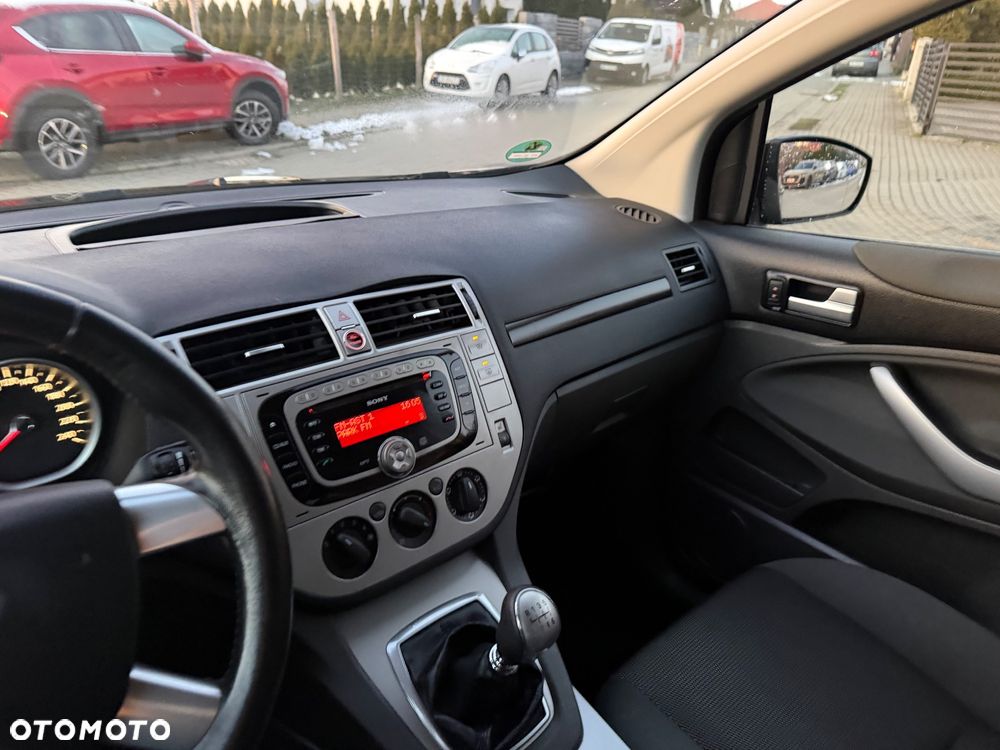 Ford Kuga 2.0 TDCi 2x4 Titanium - 20