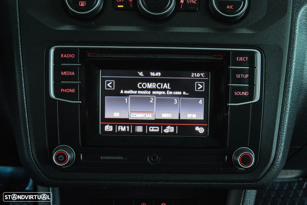 VW Caddy 2.0 TDi BlueMotion 2L - 35