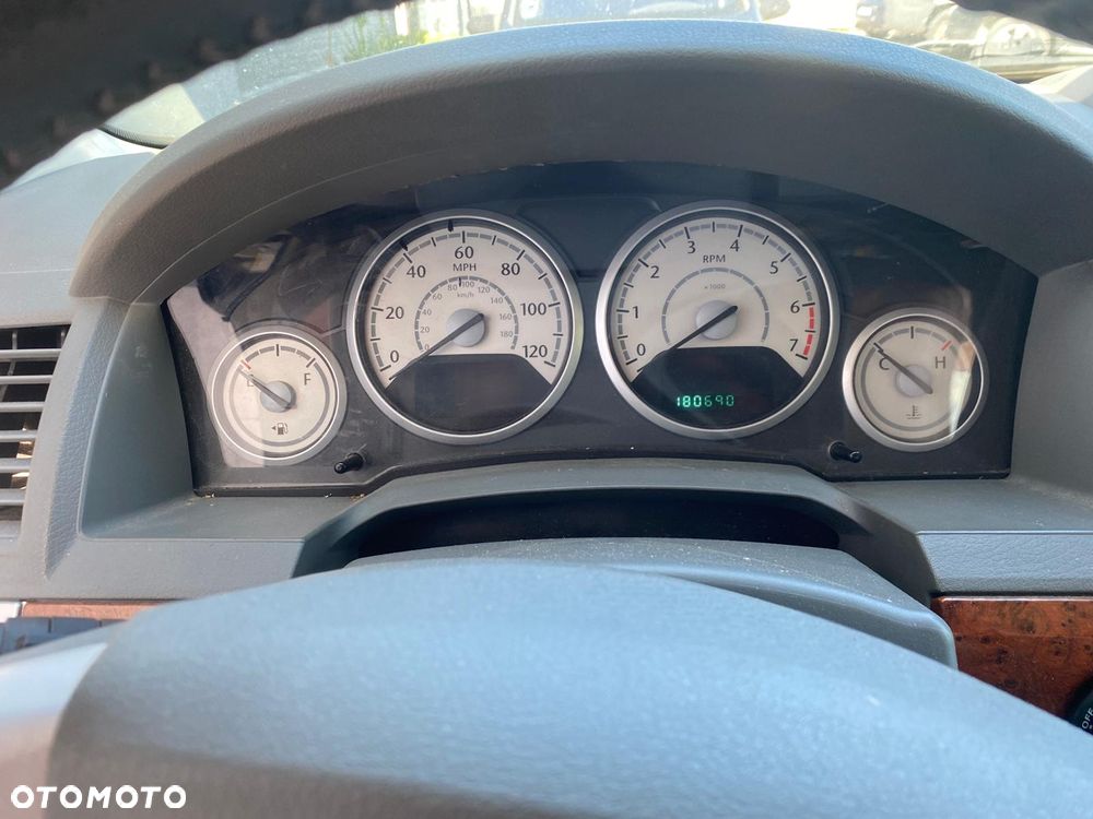 Chrysler Town & Country 3.8 - 9