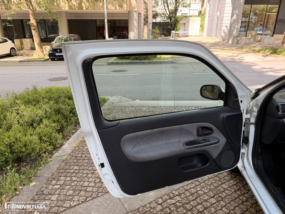 Renault Clio - 11