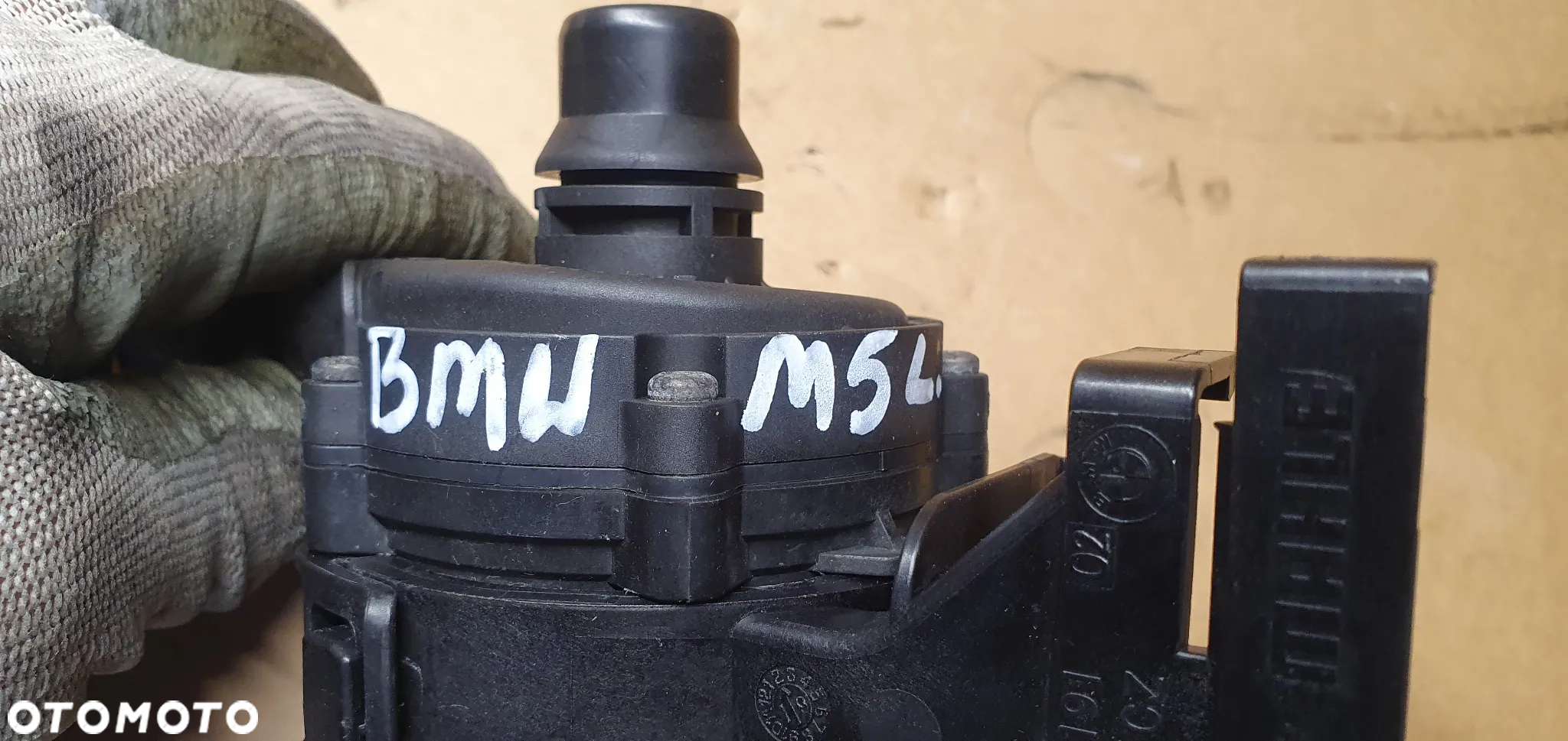 Dodatkowa pompka obiegu wody elektrozawór BMW M5 G30 F90 8638237 - 7