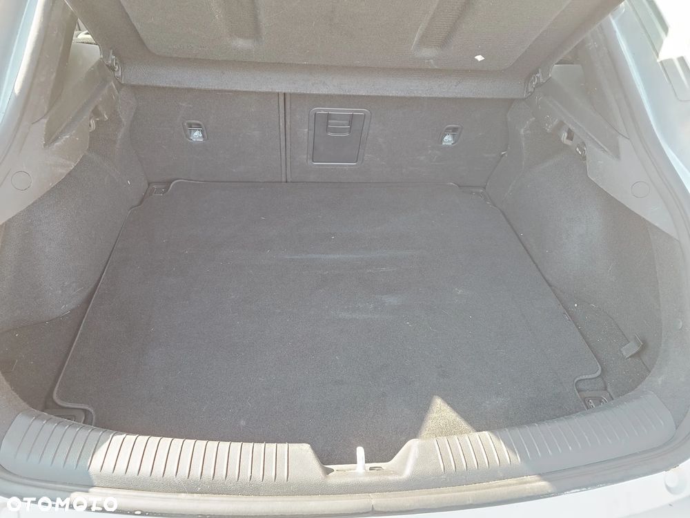 Hyundai i30 Fastback 1.6 CRDI Premium - 13