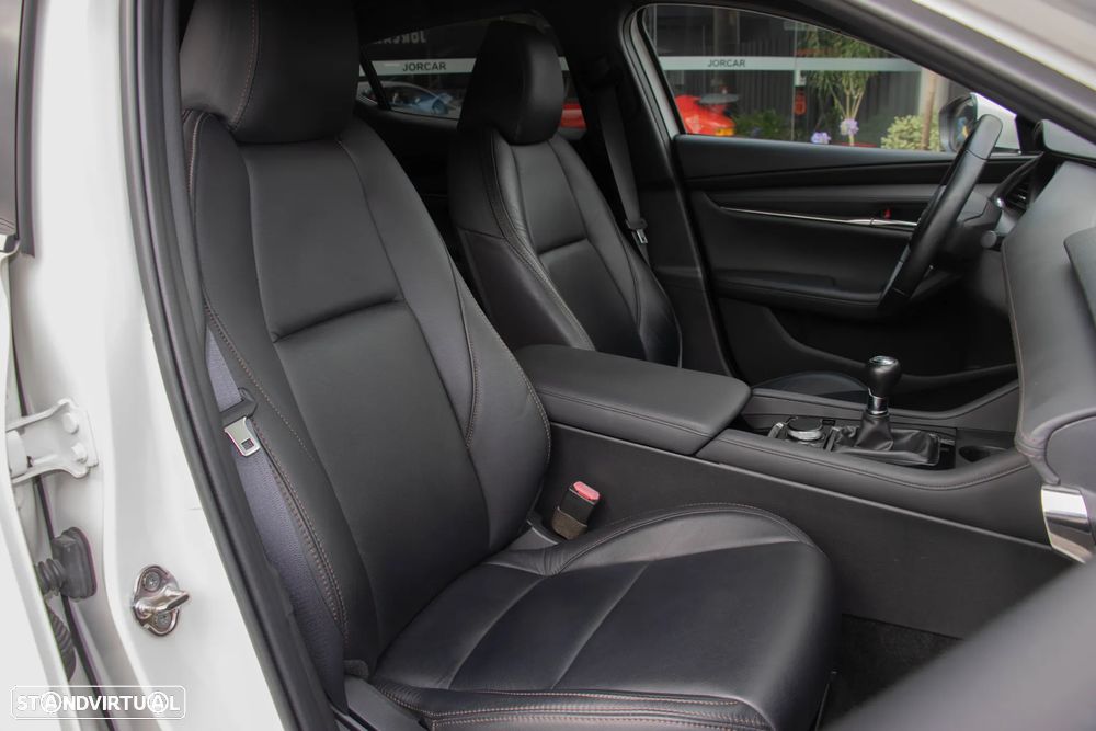 Mazda 3 Hatchback 2.0 Sky-X Excellence - 28