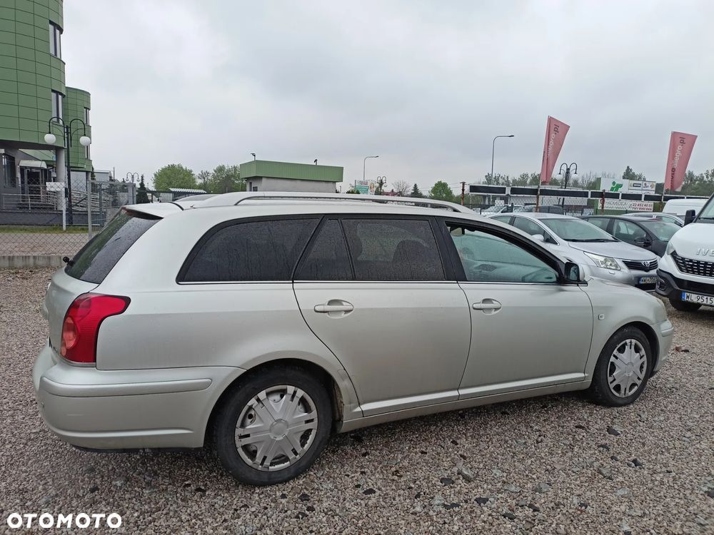 Toyota Avensis - 4